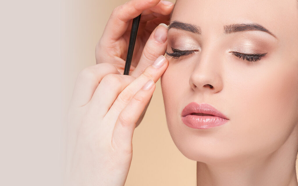 إزالة تاتو الحواجب بالليزر